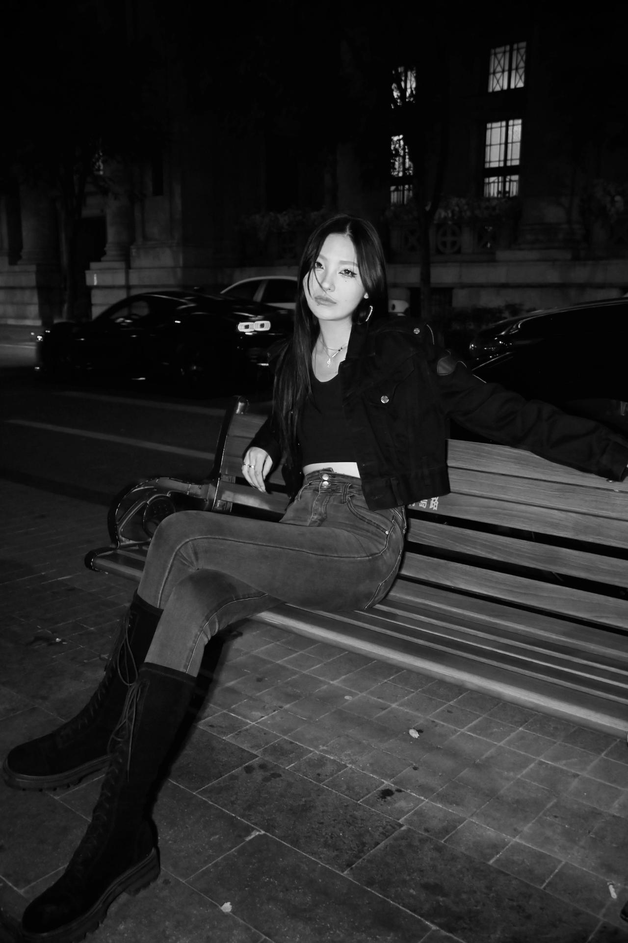 📷：尼康z30
镜头：适马18200
✨：神牛480
预设：人像
白平衡：54