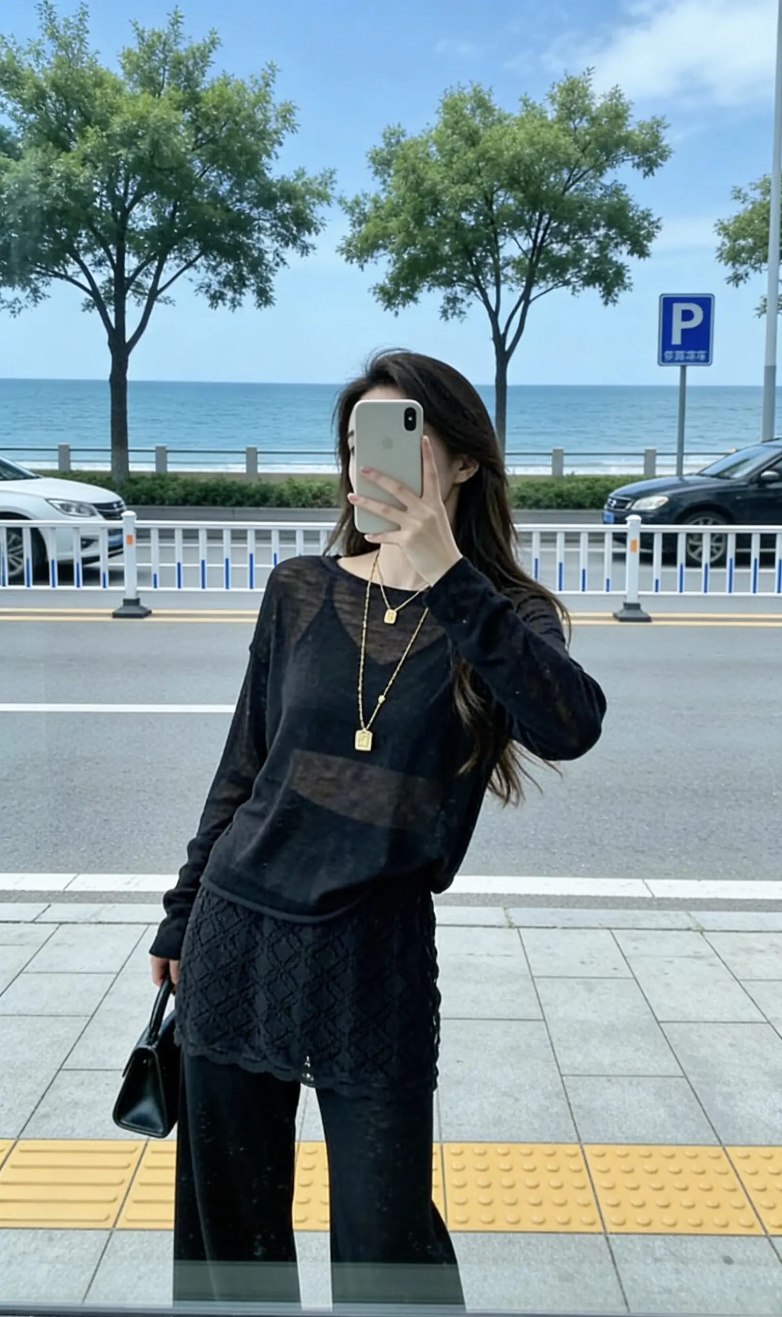 “成熟的人，眼里只有前途             稚嫩的人，满是爱恨情仇！”