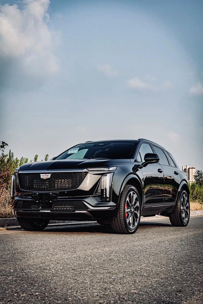 2025年期待车型：凯迪拉克XT5新能源车型
凯迪拉克XT5新能源车型将采用插混