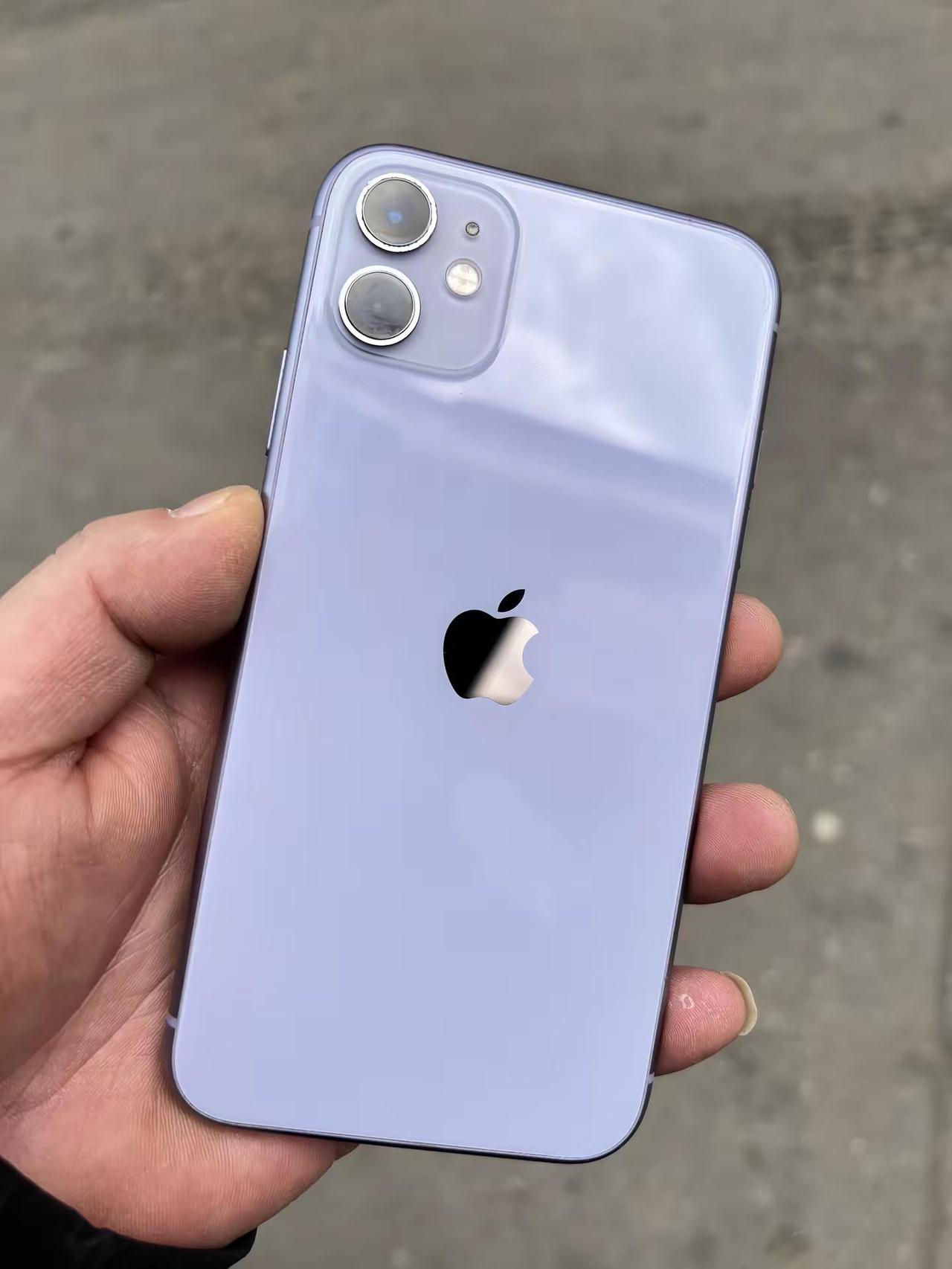 iPhone11七年前，顶级的LCD屏幕，还有多少人，拿它当备用机用，请说出他的