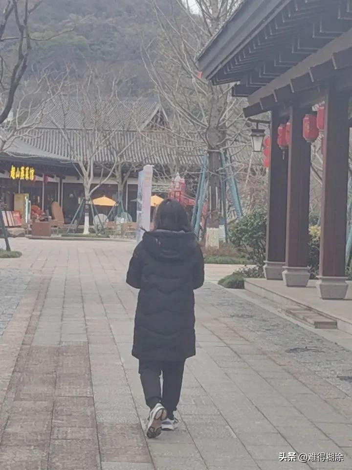 除夕到啦，拜年别犯难！给长辈就说“王叔，2026，愿您身体硬朗，吃嘛嘛香，岁岁常