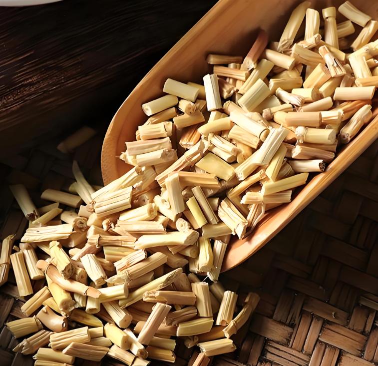 肝火灼络易出血？3味药煮水，凉血又止血！

您是否经常晨起刷牙时牙龈出血，或莫名