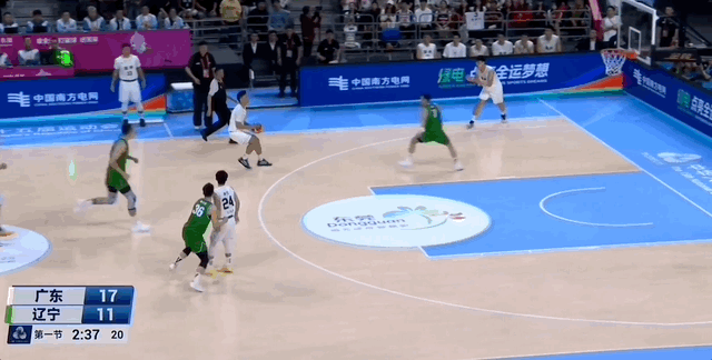 赵睿状态太好了，首节3个三分，个人已经得分上双了。