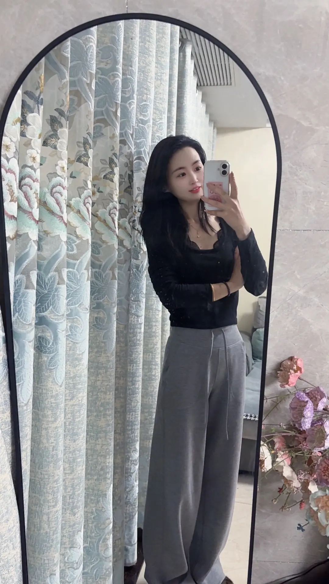 人和人之间淡淡的真就挺好 再浓一点都会控制对方……