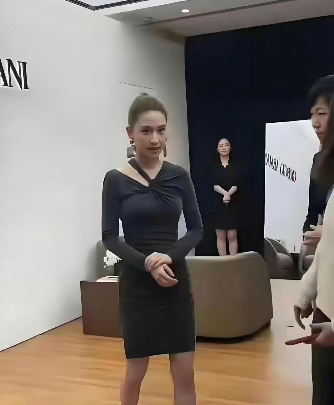 何超莲真人就长这样，没网上传的那么美