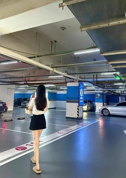 12月19日，一媒体报道，广州一物业公司擅自将停车费从500暴涨至1200每月，