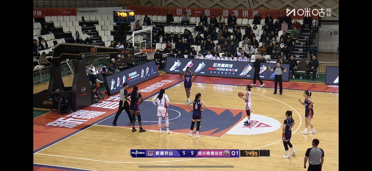 王思雨首节100命中率，砍下11分。
刚刚第一节，主要是靠王思雨得分，不然就要苦