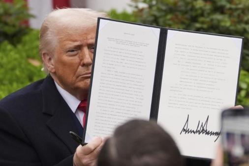 马来西亚开全球第一枪，撕毁与美国的贸易协议，美霸权逐渐崩塌？特朗普连任后就是一副