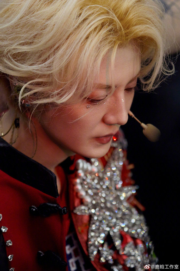 鹿晗元宵节营业 鹿晗元宵节祝有的美好马上抵达 鹿晗元宵节营业，鹿晗元宵节祝有的美