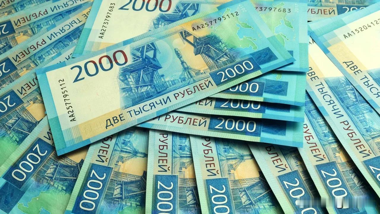 2026年8月4日俄新社消息。俄央行数据显示，七月俄罗斯流通现金增量大幅提速，环
