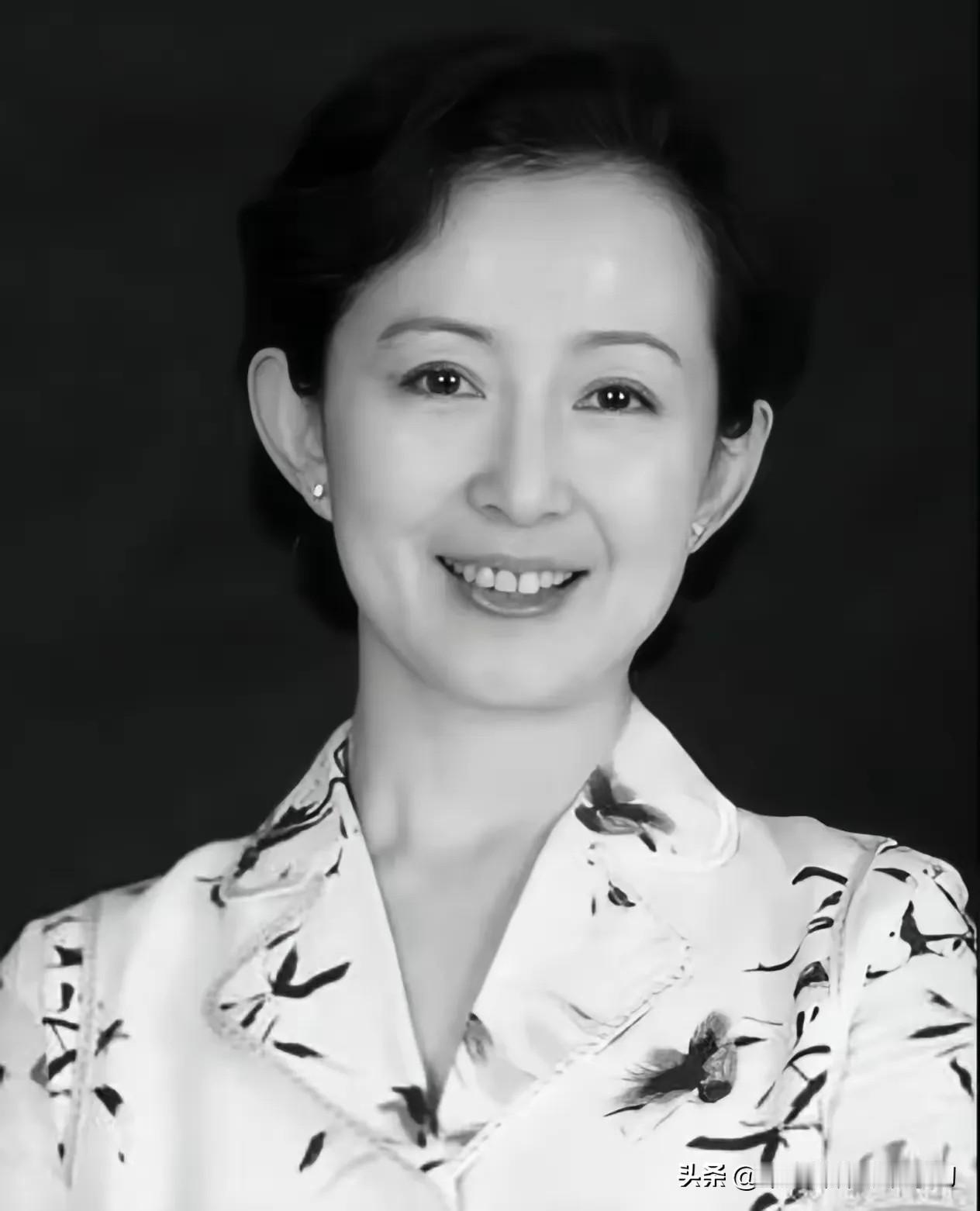 去年，“古典第一美女”何晴突然离世，才61岁。她演遍了四大名著，是无数人心里的白