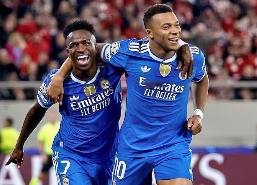 姆巴佩：皇马这场的进攻全靠我，防守全靠裤袜，可惜没在，五后卫的防守如纸糊？？？