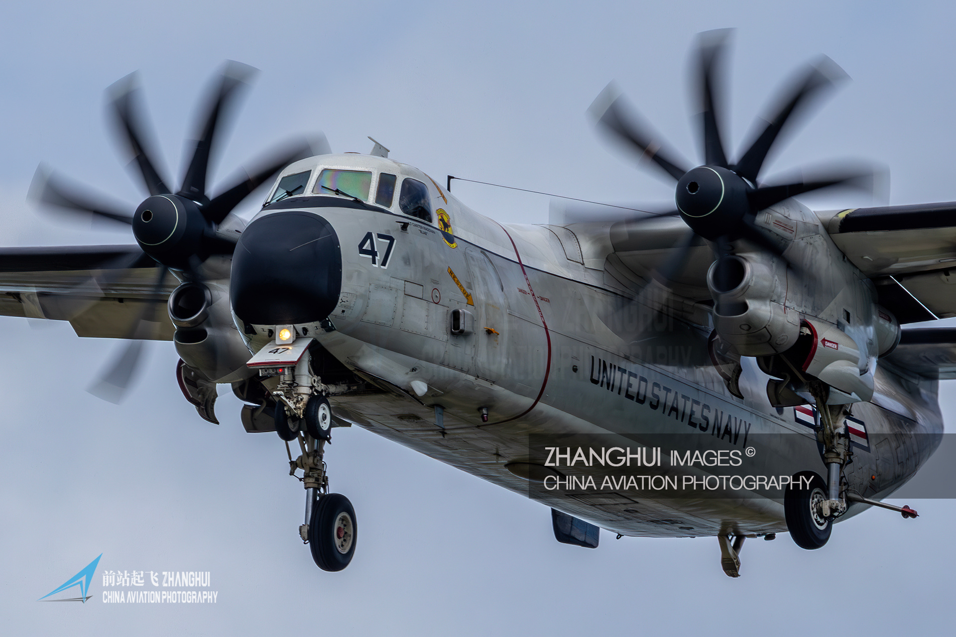 等有一年海军节，能拍到国产的某型新型运输机就好了🤣 