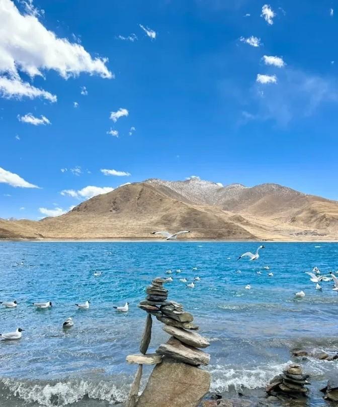 要说全球最牛的九个国家，那头一名肯定是美帝了。接着是英国佬，这个老牌帝国虽然风光