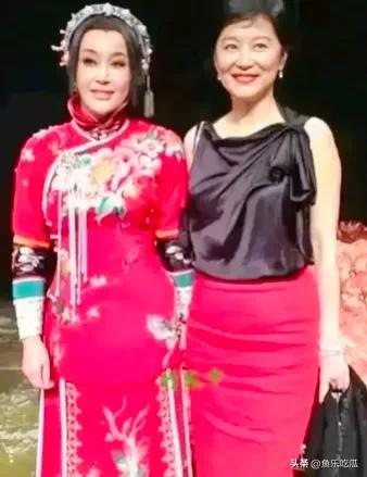 两位年龄相差二岁，你能猜出谁年轻二岁？一个是内地八十年的走红女星，一个是港台最红