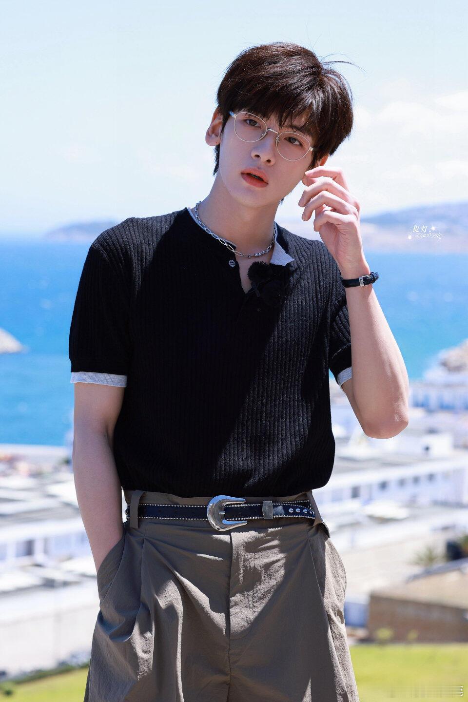 翟潇闻[超话] zxw翟潇闻以你为名的夏天 zxw翟潇闻张澍 “回首亘年漫月里的
