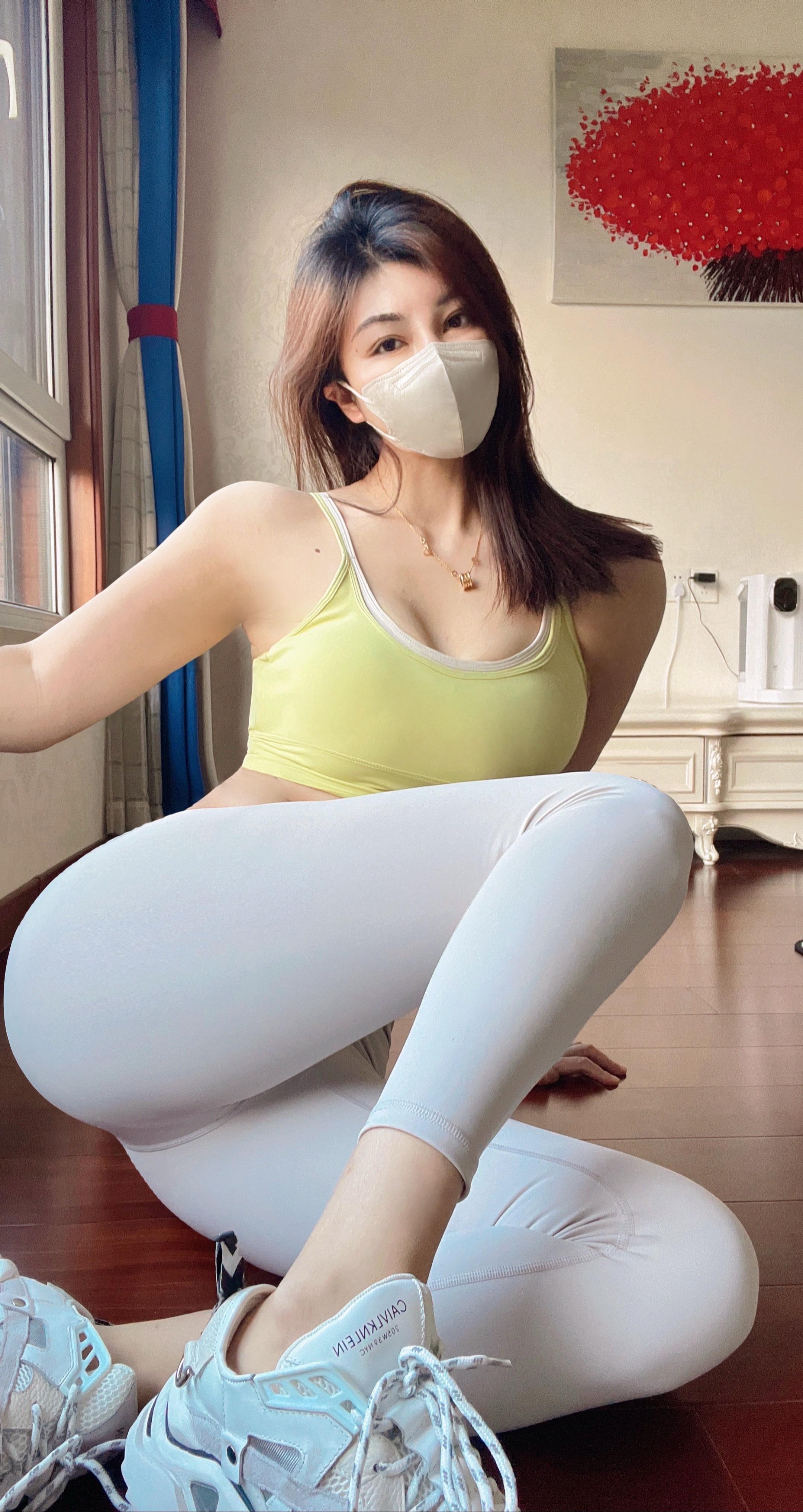 “人生短短几个秋，不醉不罢休”蜜桃臀