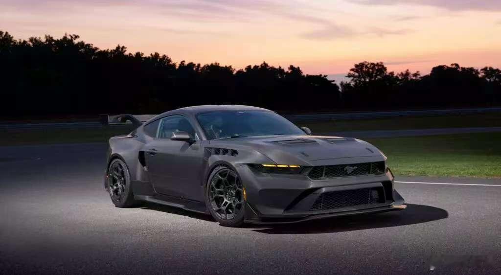 名车志改装 全裸露碳纤维车身，福特发布Mustang GTD Liquid Ca