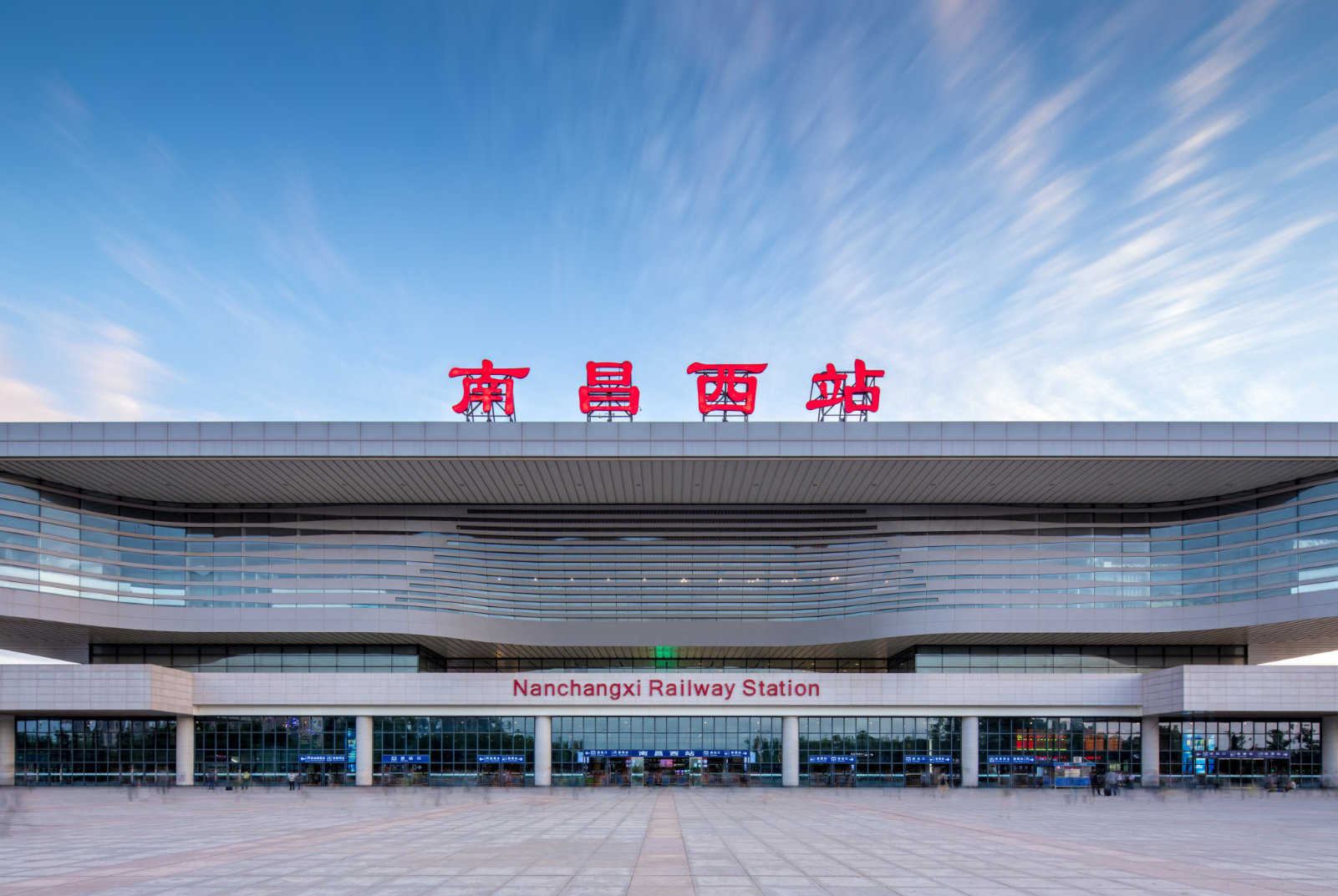 【南昌西站打车上车时间缩至三分钟 】南昌西站打车上车时间缩至3分钟 “五一”小长