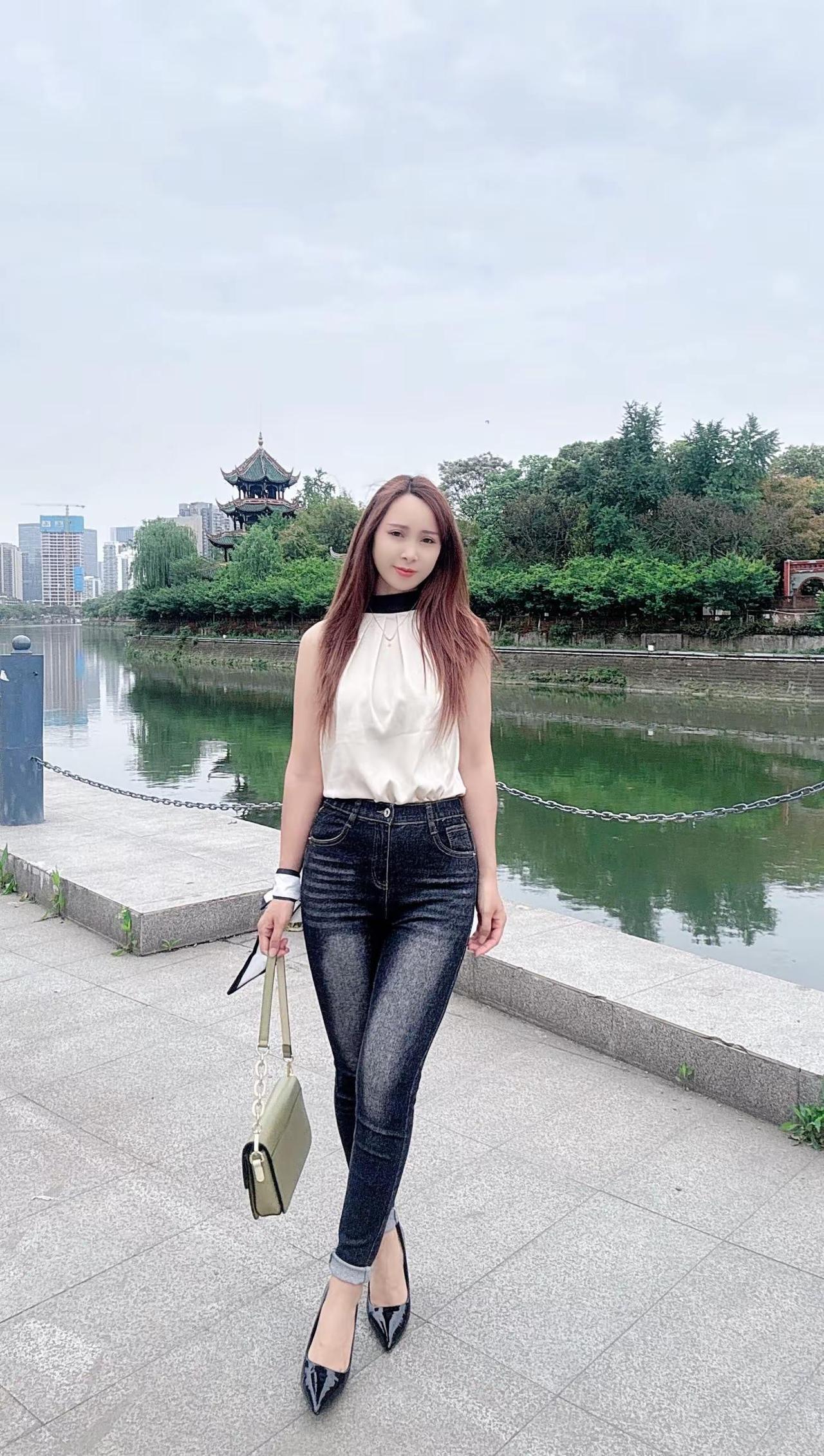 庆幸的是 ……我一直是很理性看待所有事情 ……可悲的是我是个感性的人 ……所有的