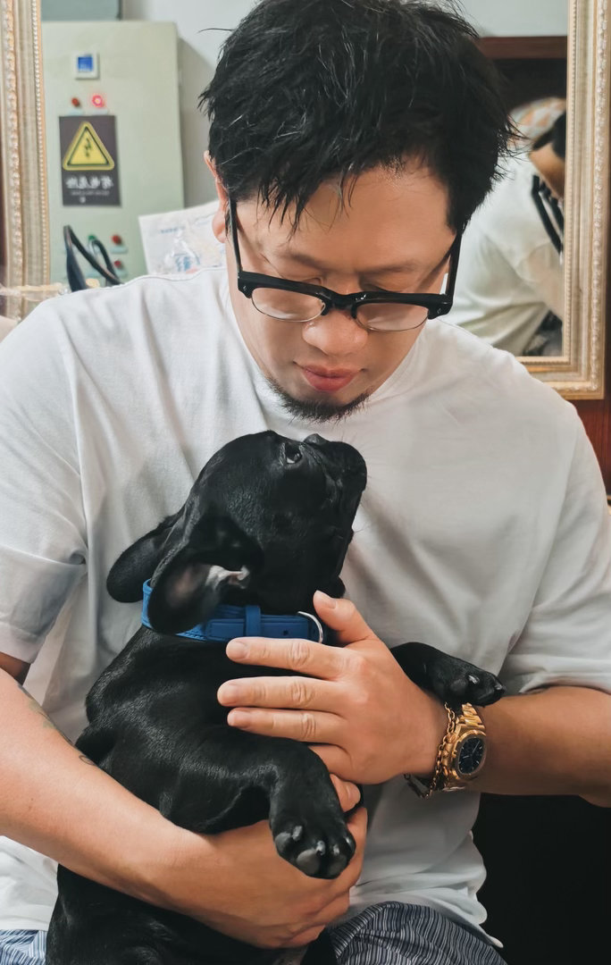 弱小无助的小黑啤hhh被扼住了命运的喉咙 ​​​