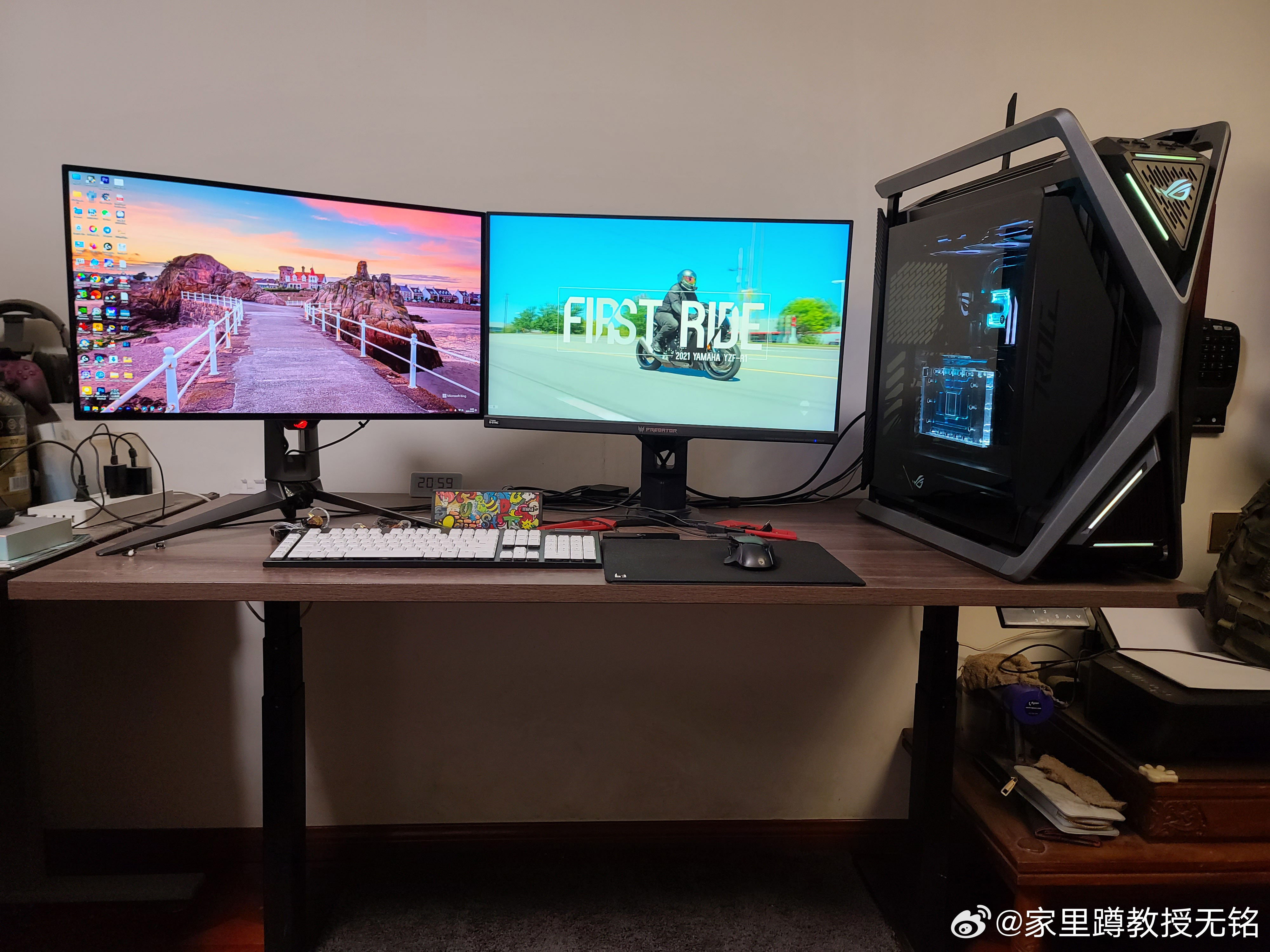 虽然每天用16小时，但是似乎很少给电脑照照片，所以今天决定照一下 ​​​