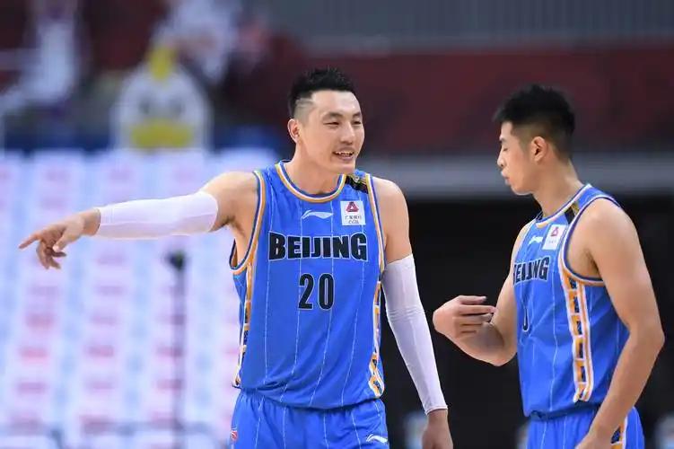 我勒个去！方硕居然真舍得脱下首钢8号战袍，跑去NBL长沙勇胜穿5号了？8月14日