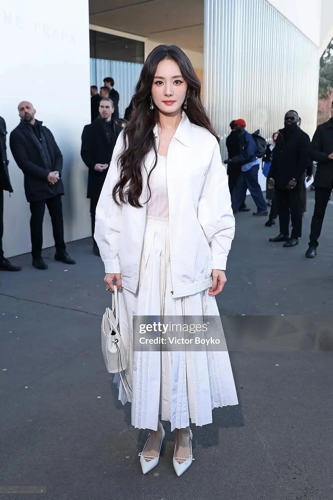 Prada大秀…谁扛住G社的高清镜头时装周米兰时装周杨幂 谷爱凌 柳智敏 金泰梨