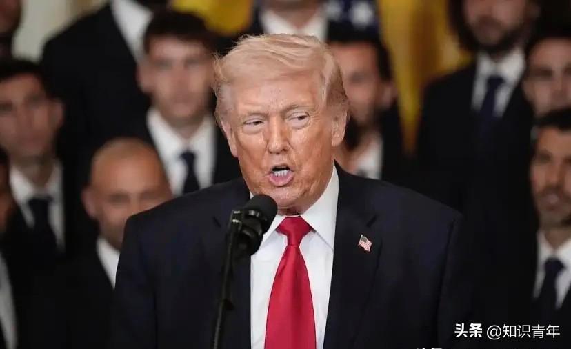 30个油库被炸后！特朗普扛不住了，宣布合适时间对伊朗“停战”

伊朗当地时间3月