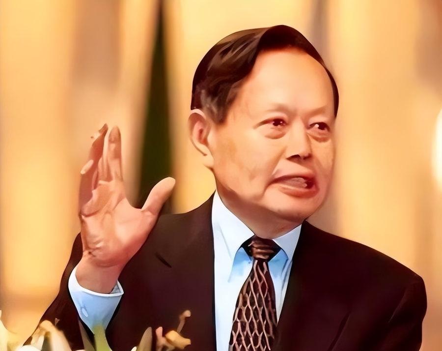 杨振宁总说，人生像一个圆，他的人生轨迹，确实划出了一道深刻的圆弧，起点是清华园，