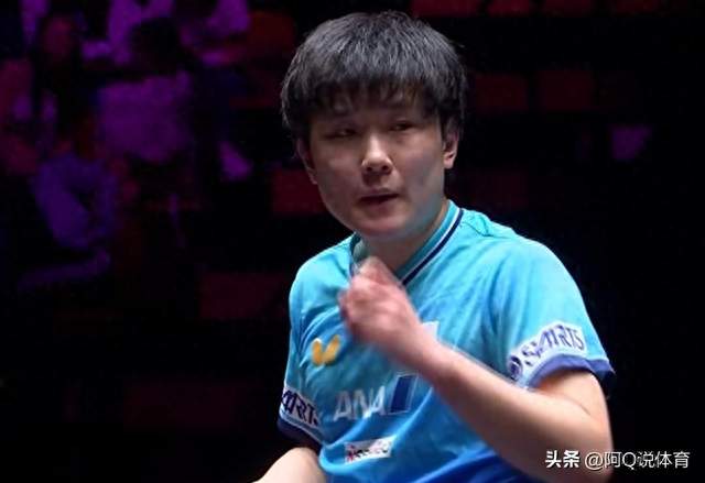 不吼了，真不吼了！张本智和决胜局倒下，小莫4比3杀进决赛