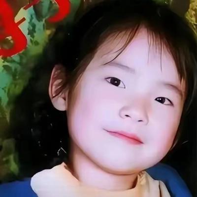 6岁女孩在校门口等爸爸妈妈，结果等到一个陌生女人，喝了女人的橘子味汽水后，就被带