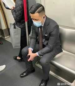 这样的人一看就是精英吧 