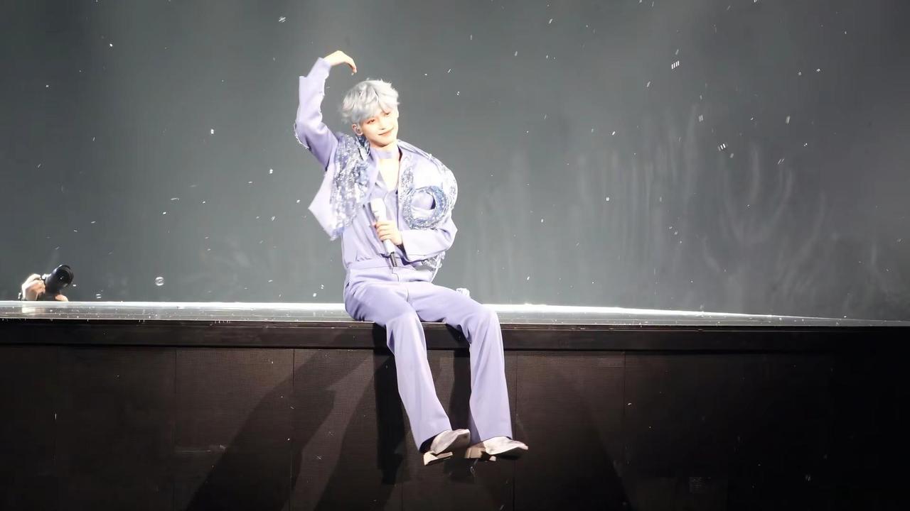 因為宇宙太大了 所以我的眼裡只能裝下你這一顆星@我是梓渝