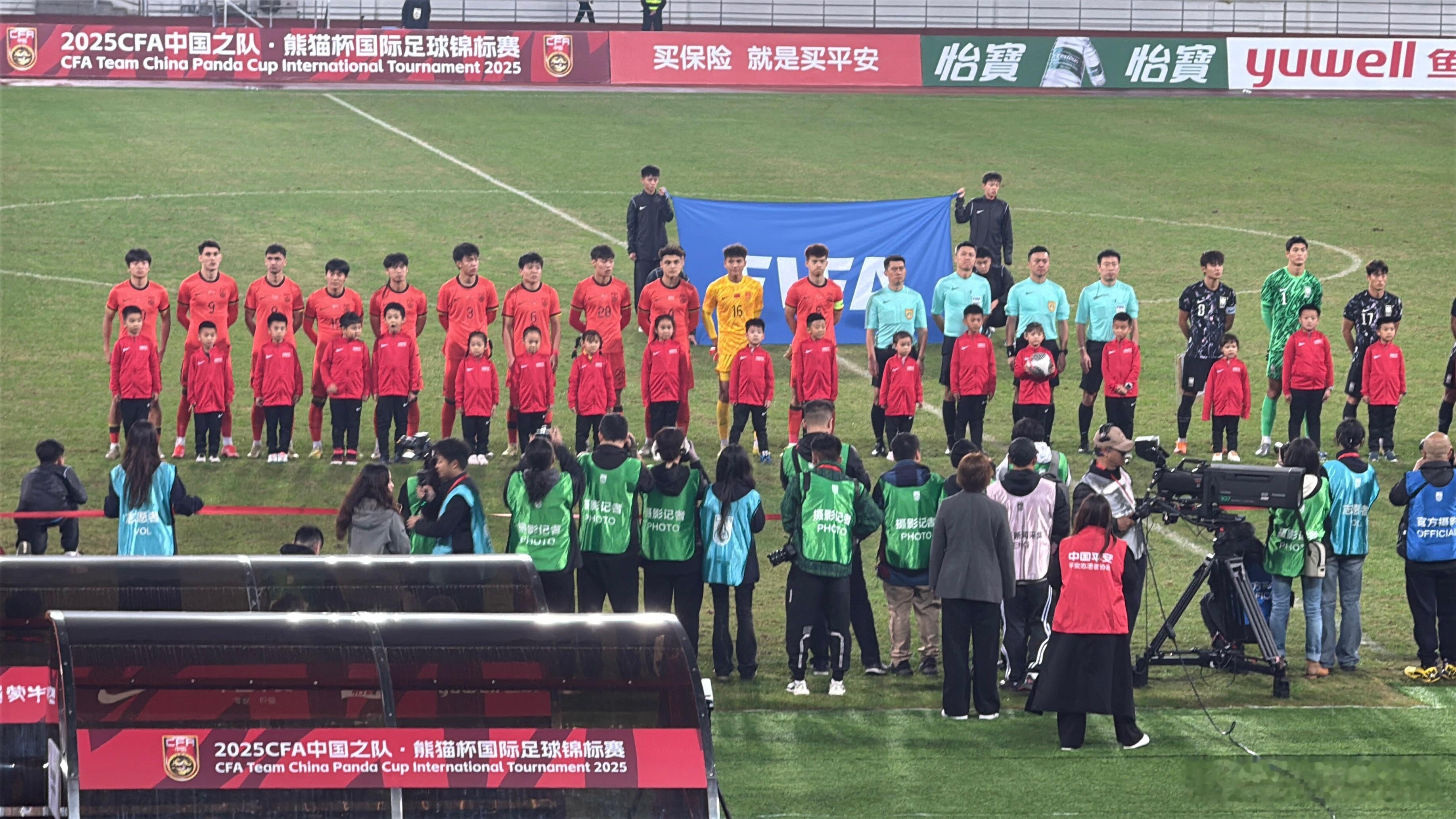 作为一个中国队的球迷，能够现场见证中国队赢韩国队的比赛真的不多，幸运的是今天我见