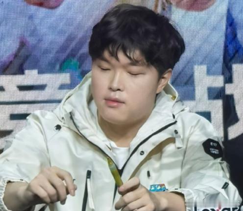 圣枪什么时候登场，怎么打个野鸡中的野鸡LGD也能输一把啊？wenbo还是不具备打