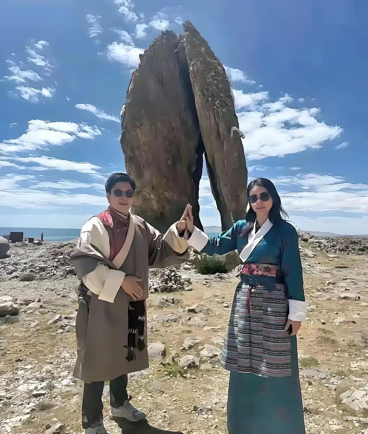 有钱真好啊！看了几天头条，一直刷到这小两口旅游的消息，最近甚至一路游玩到了拉萨了