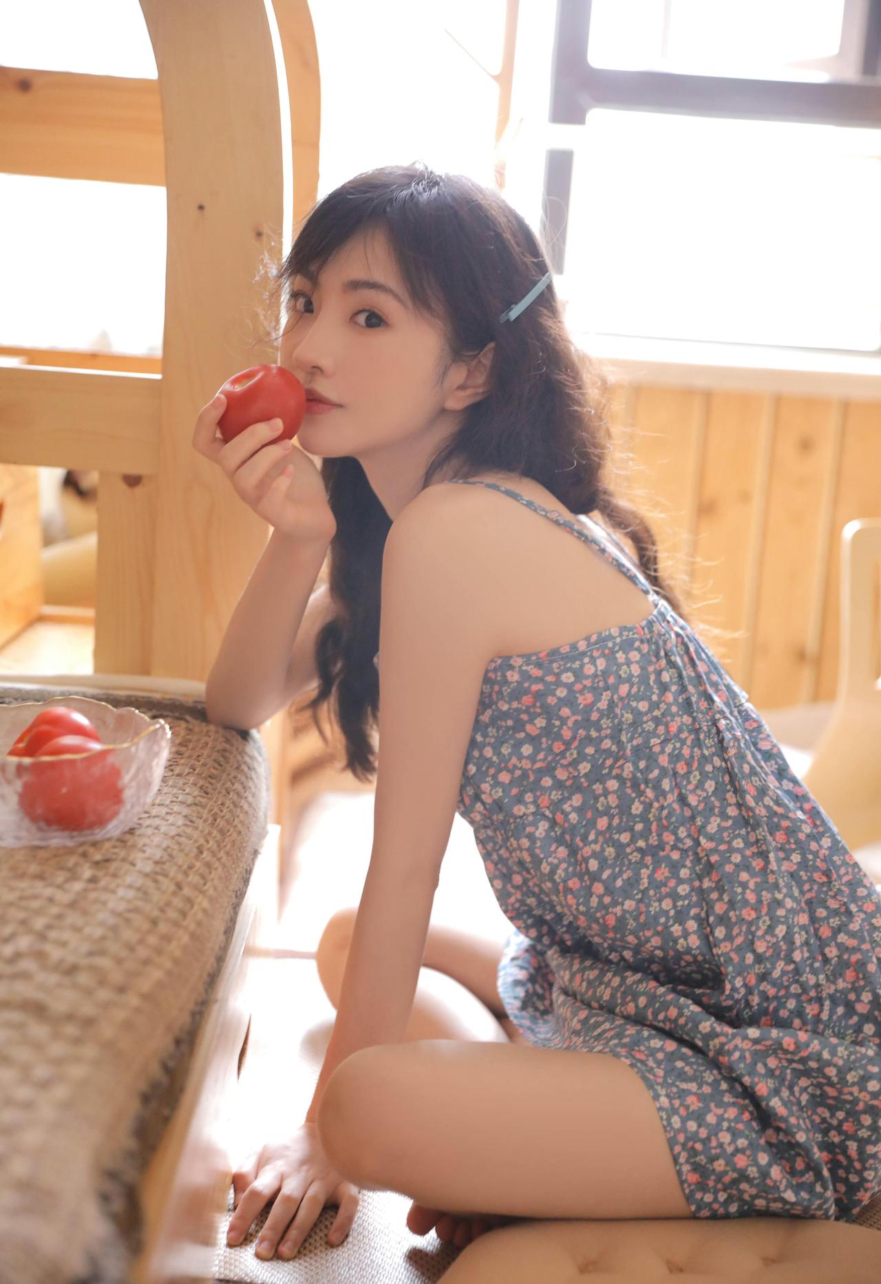 顾家贤惠美少女自拍写真（9.8分）