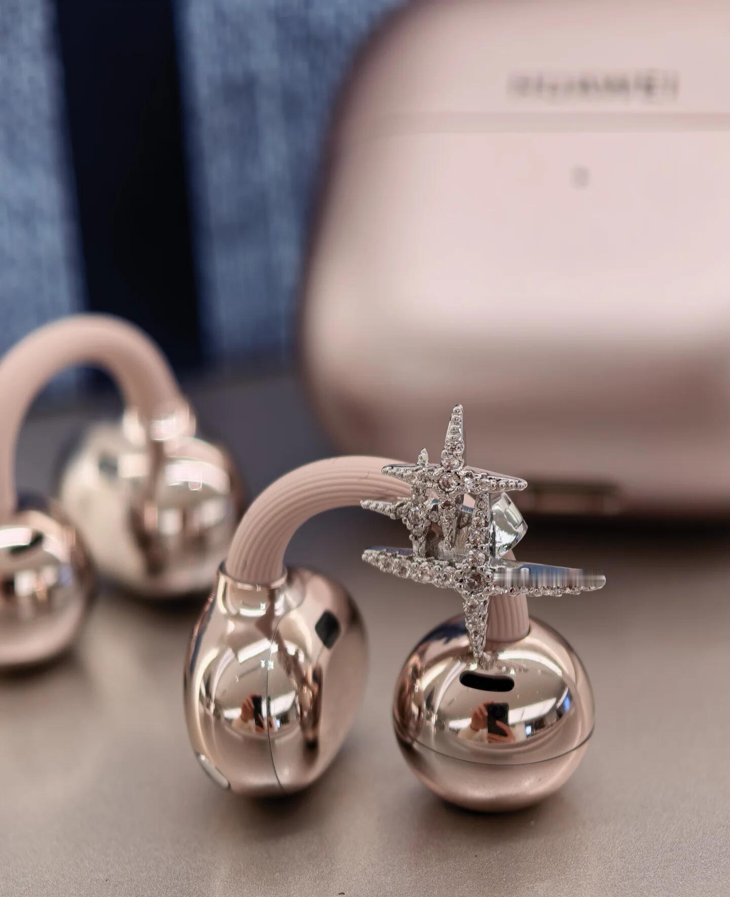 星闪更稳、续航更强，华为FreeClip 2闭眼入想找一款舒服又好看的开放式耳机