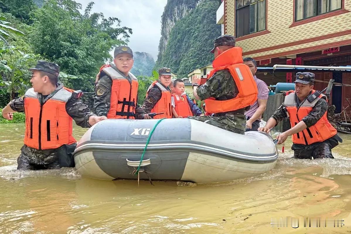 近日，从网络获悉，广西境内暴雨连番倾盆而下，水灾形势严峻至极。数以万计的百姓身陷