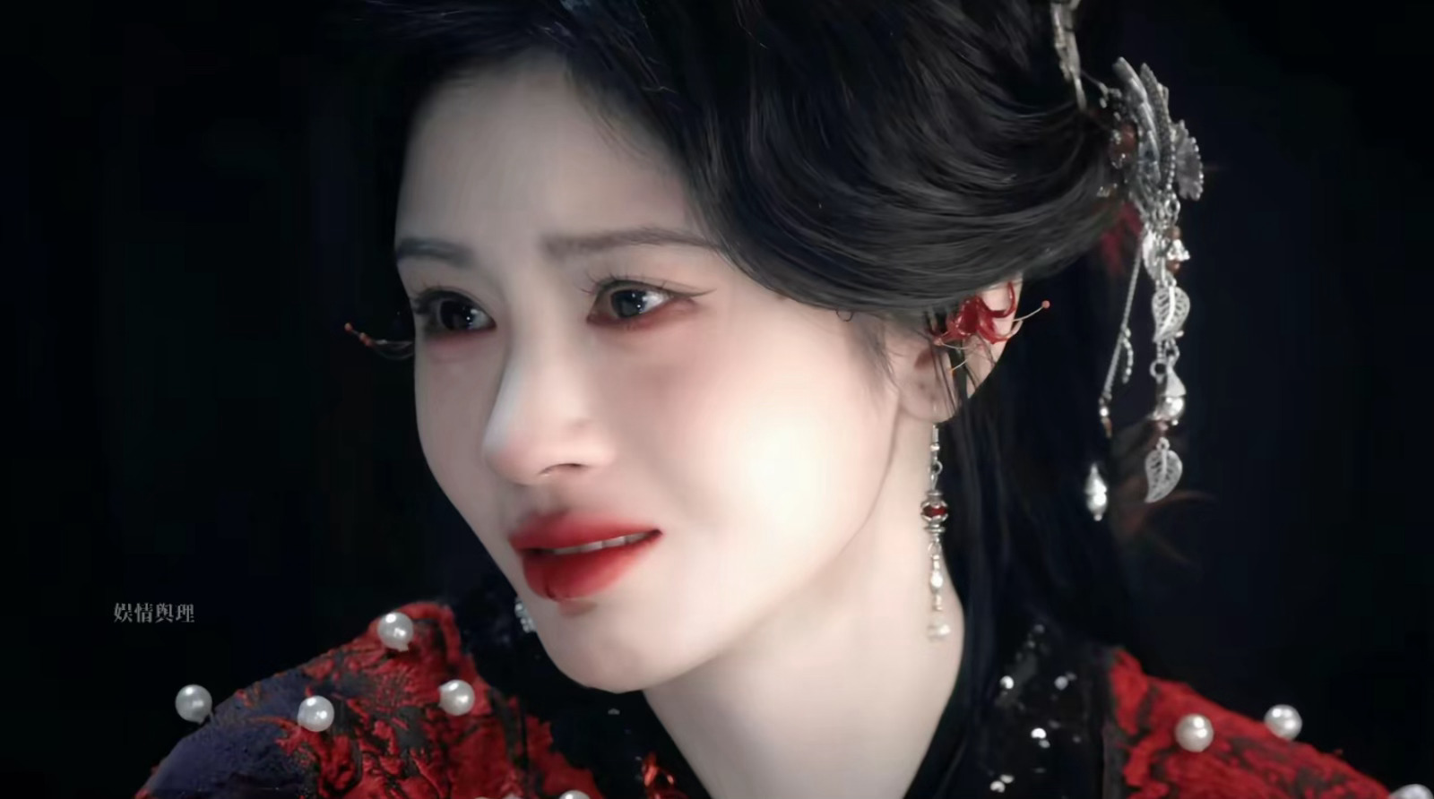 鞠婧祎这段哭戏太好哭了 没人懂鞠婧祎这段自嘲苦哭戏吗？我真的看的心碎了露芜衣你才