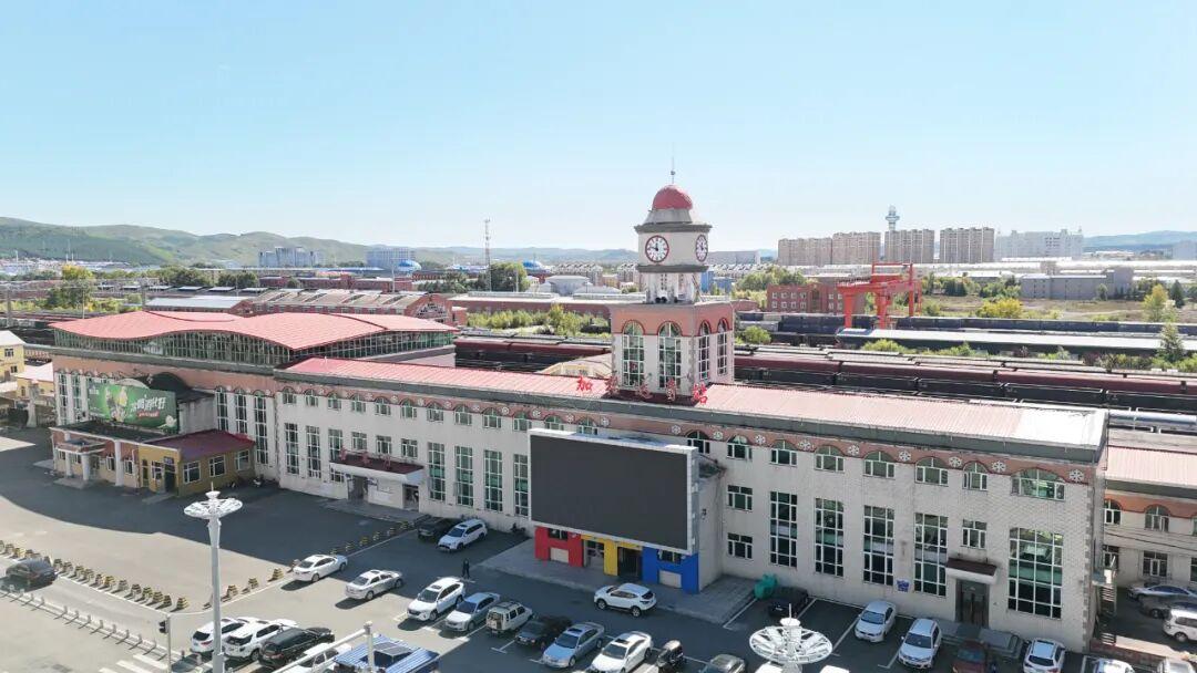 近日，随着我国最北电气化改造工程——富裕至嫩江至加格达奇铁路建设有序推进，我国最