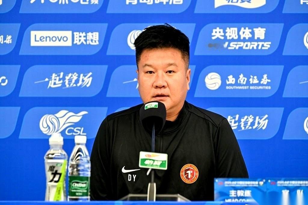 我真的，现在就想问问李金羽指导，您说的“满意”和“步入正轨”，跟我们球迷看的是同