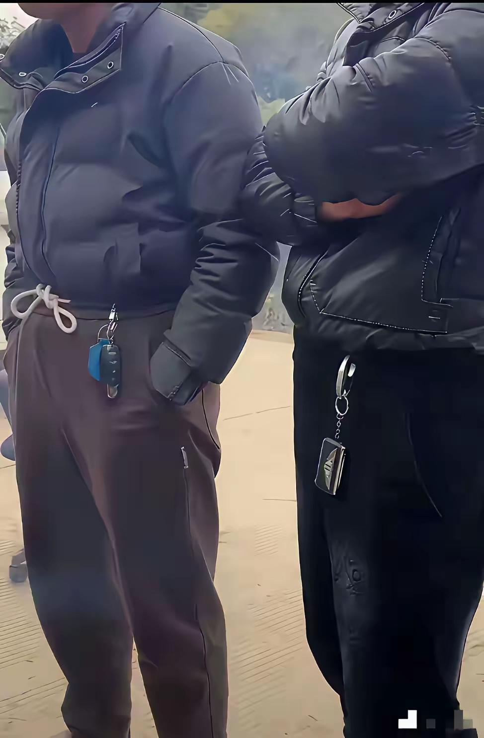 今年最流行的穿搭[捂脸]