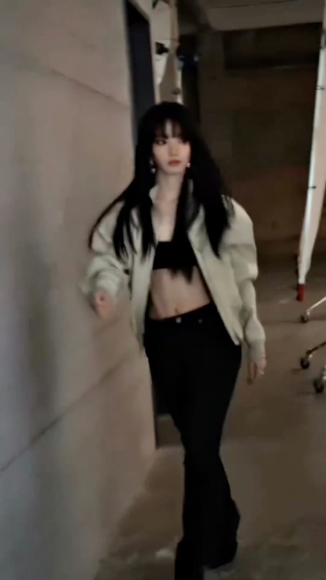 GUCCI田曦薇张凌赫大片田曦薇的腰可以让我枕着睡一晚吗
