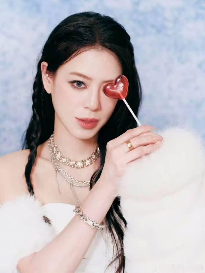 孙怡希望江语晨自信一点乘风2026聆听孙怡真诚劝慰，愿江语晨抛开自我怀疑，看见自