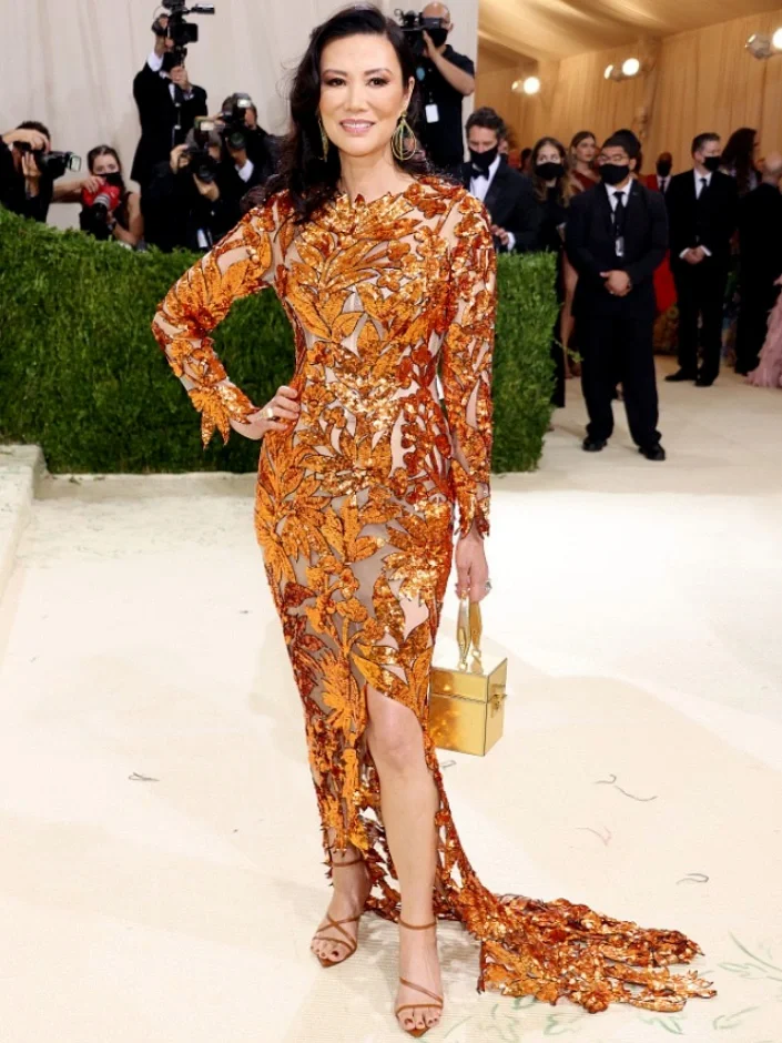 “为什么你在这里的业务这么差？”1997年，香港星空卫视的一次内部会议上，正在接