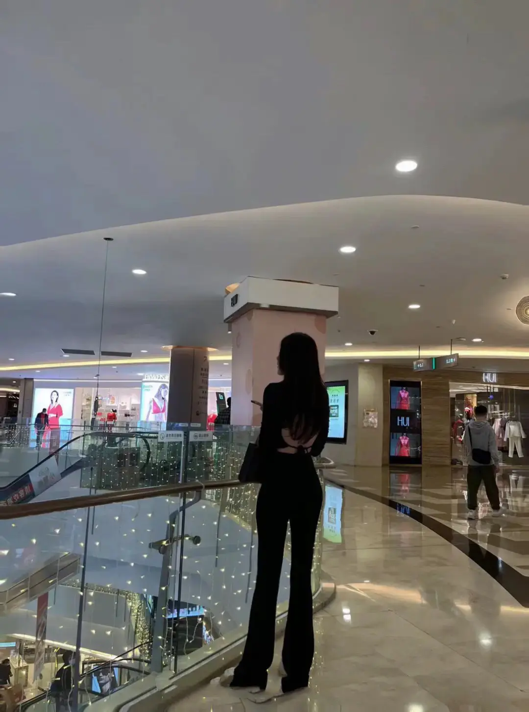 人生有很多无奈，如果你改变不了，那只能改变自己，我也想要一个大叔宠我爱...