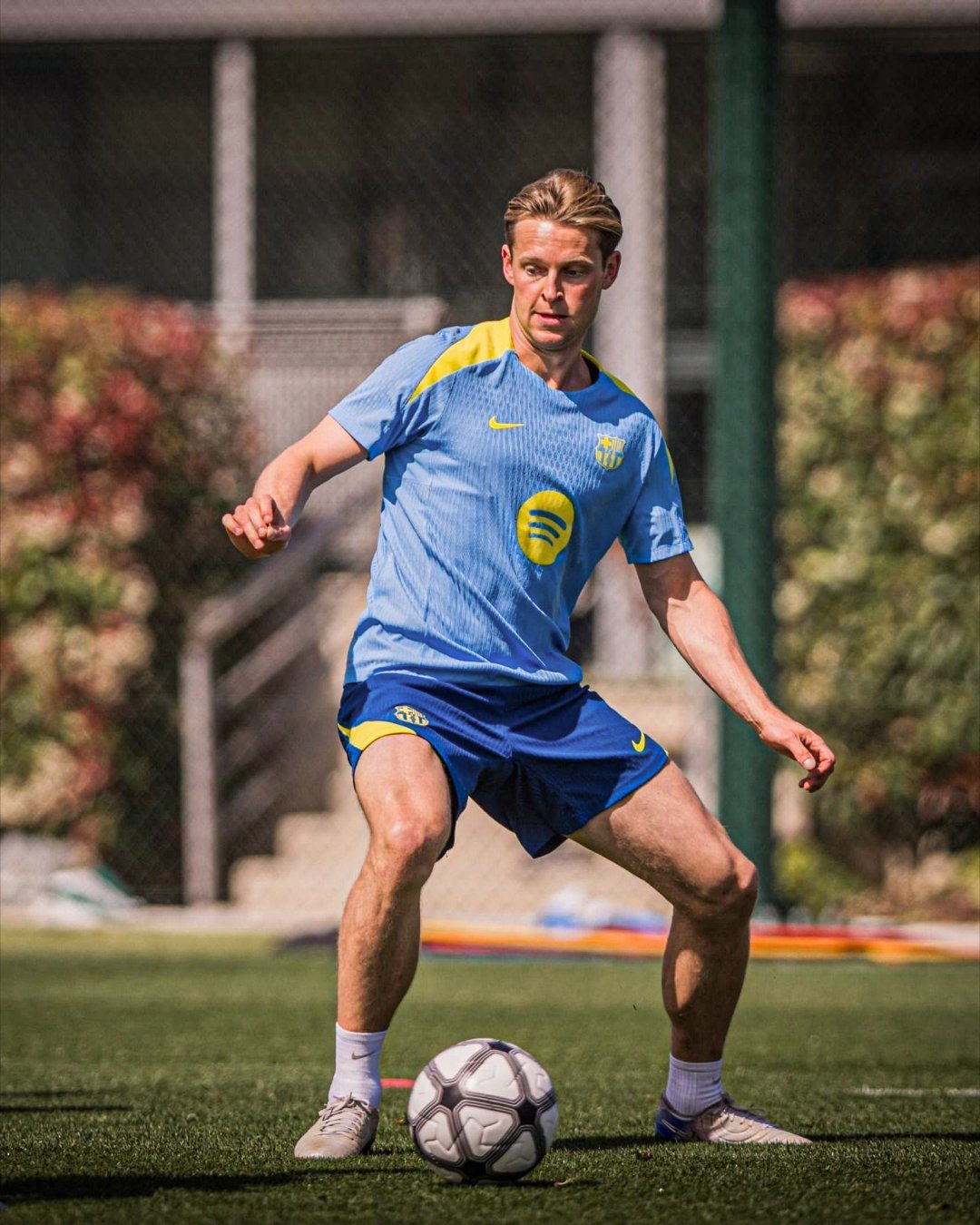 德容恢复训练😍😍😍😍😍巴萨vs马竞欧冠联赛巴萨0比2马竞