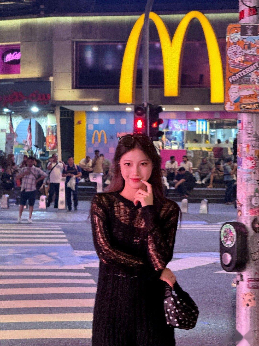 在KL和喜欢的女团联名啦[兔子]  ​​​